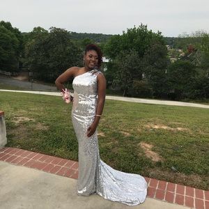 Throwing glitter on the world ✨